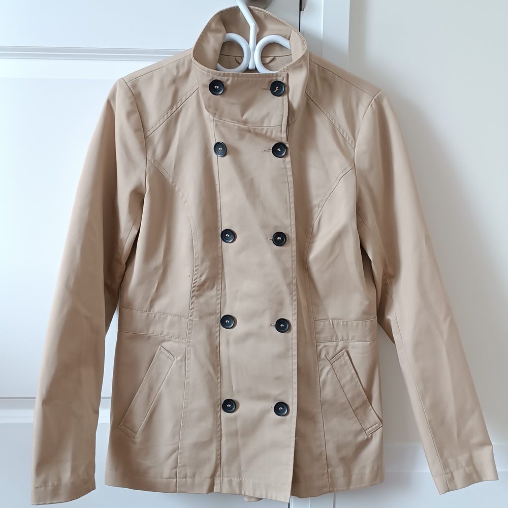 Classic Beige Double-Breasted Women's Trenchcoat